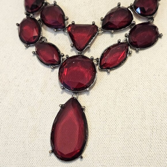 Red Cabachon Waterfall 24" Statement Necklace Gunmetal Gray Chain - Picture 3 of 3